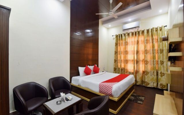 Oyo 28322 Hotel Paradise