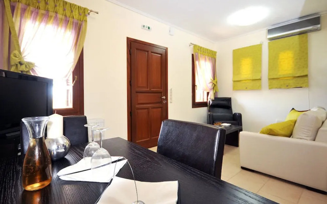 Aithra Apartments & Suites