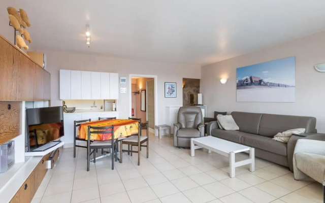 Apartment in Middelkerke Near Sandy Beach