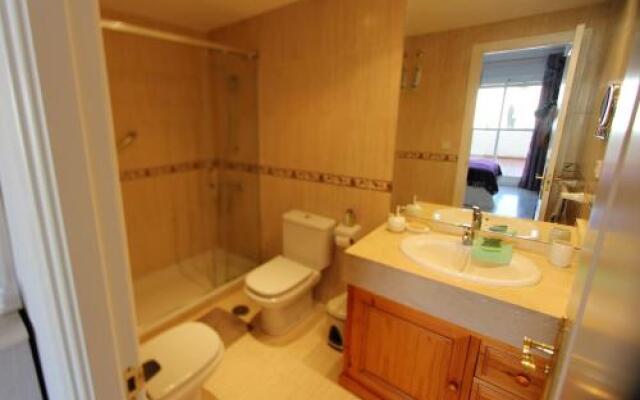 Bonito apartamento en Nueva Andalucia