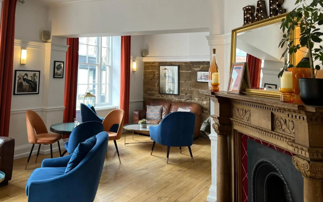 The Warwick Arms Hotel