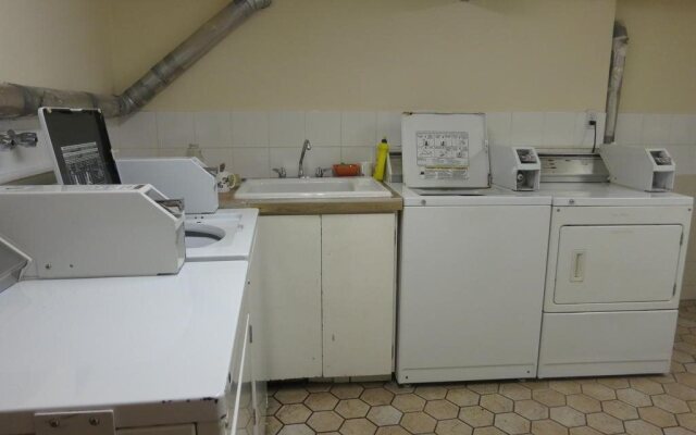 Tropicana Suite Hotel
