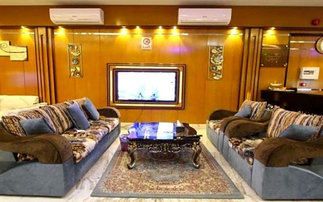 Diamond Angle Suites