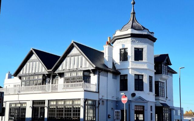 The Bay Hotel – RelaxInnz