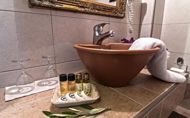 Doupiani House Hotel