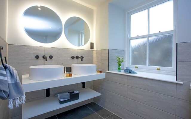 Golden Vanity, Maritime Suites, Brixham