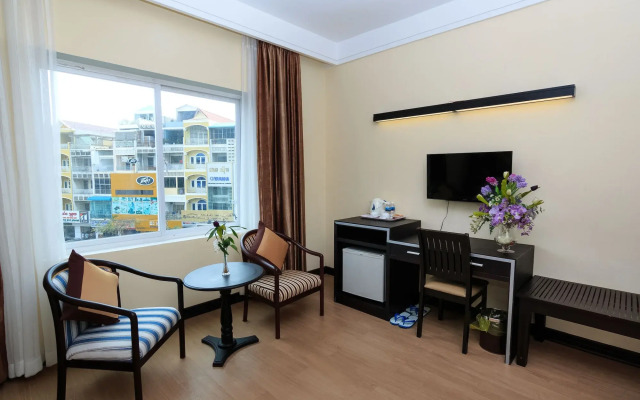 Paradise Hotel