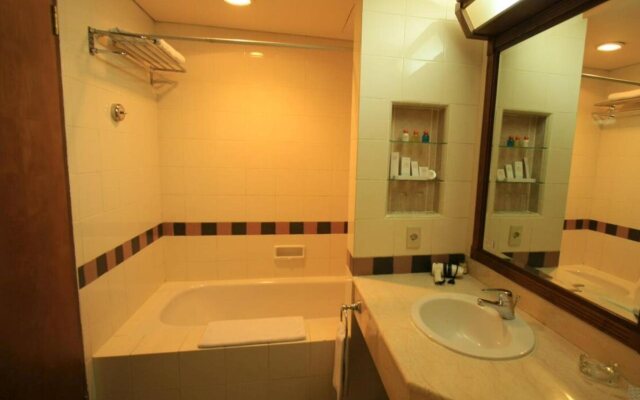 Puri KIIC Golf View Hotel