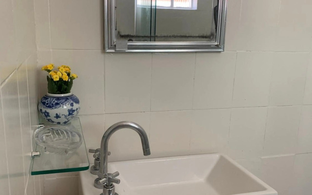 Casa Terrea com Piscina e Internet - Ar Opcional