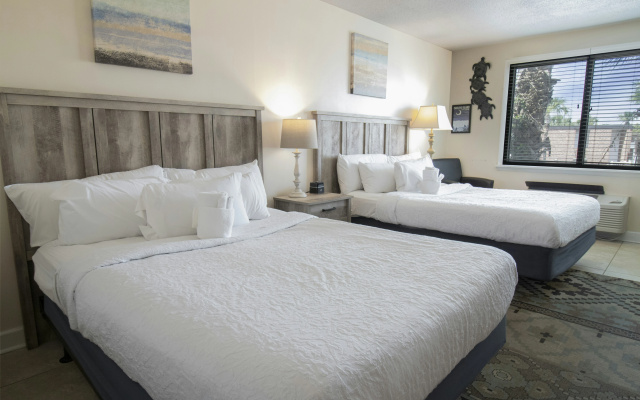 The Oceanfront Litchfield Inn