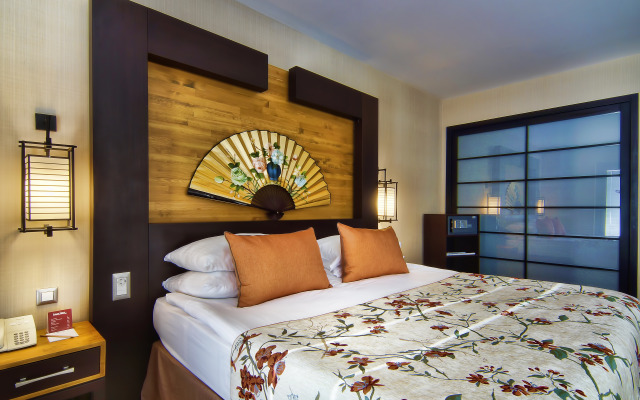 Limak Lara De Luxe Hotel and Resort