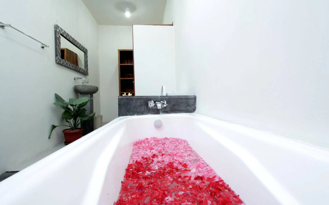 Maha Residence Guest House