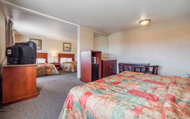 Rodeway Inn & Suites - Nampa