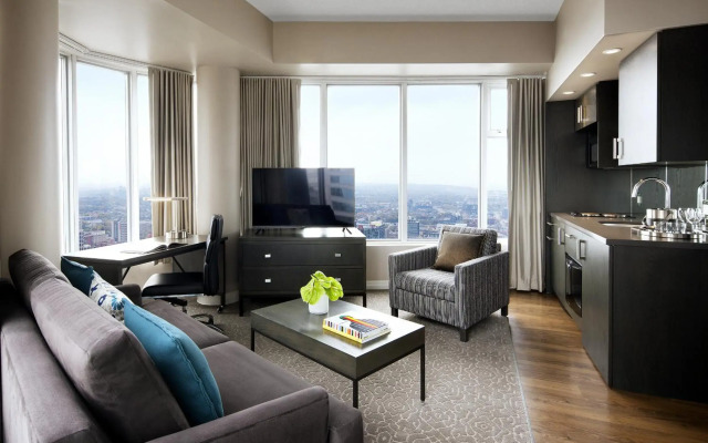 One King West Hotel & Residence