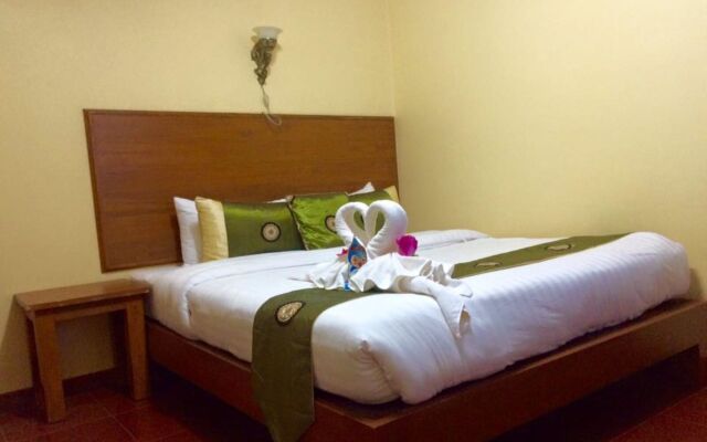 Ruen Narisra Resort