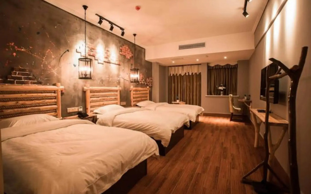 Zhangjiajie Interval Time Travel Inn