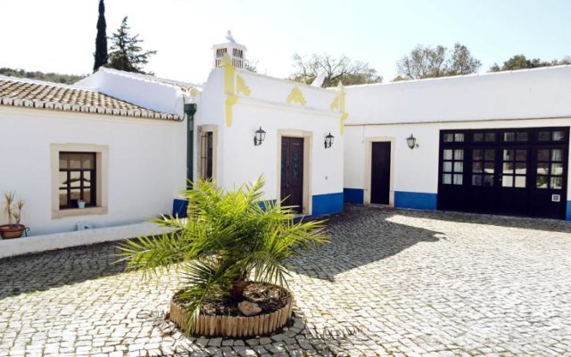 Villa Quintal Montinho