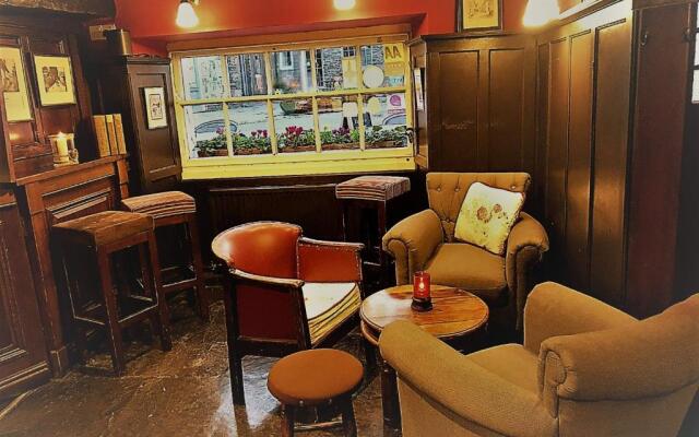 The Queen's Head Inn and Restaurant