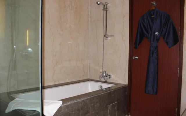 The Hans Hotel New Delhi