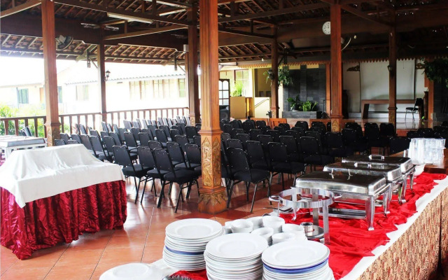 Front One Resort Yogyakarta