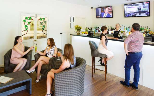 Best Western Plus Hovell Tree Inn