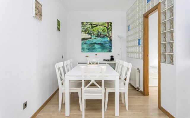 Beautiful Apt next to the Sagrada Famila