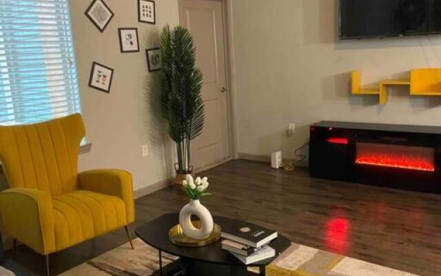 Downtown Luxury Apartment