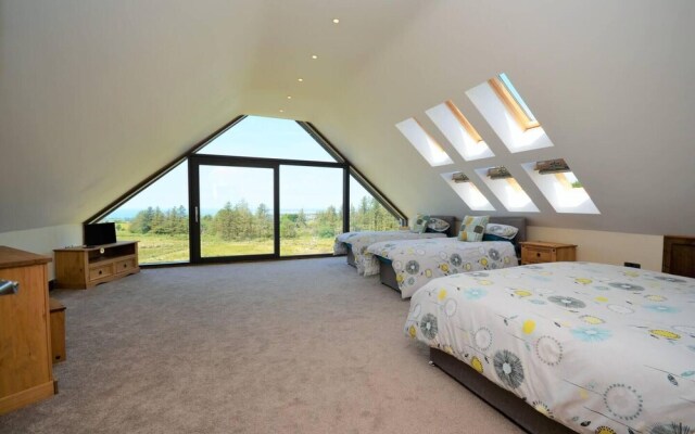 Immaculate 5-bed House Located in Caernarfon