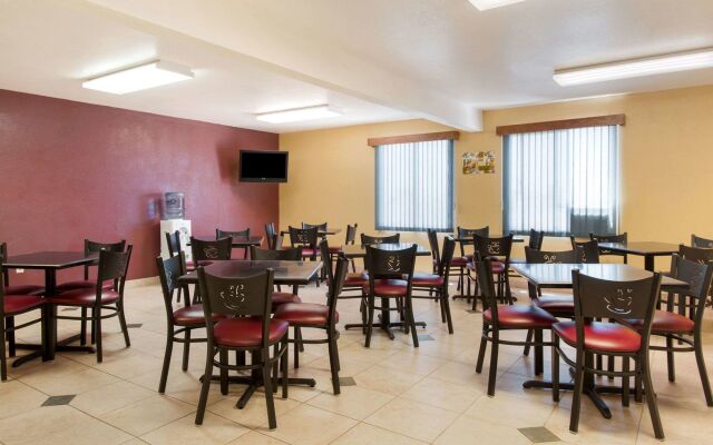 Rodeway Inn & Suites