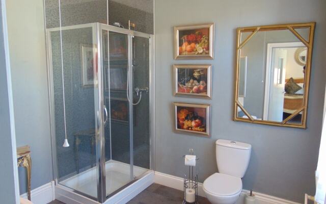 Holywell Guest House