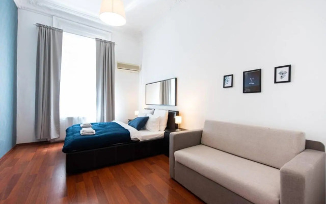 Very central convenient large AC place