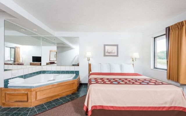 Red Carpet Inn & Suites