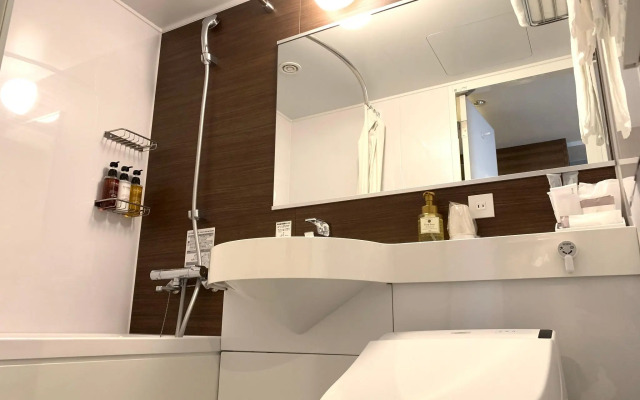 Osaka Riverside Hotel