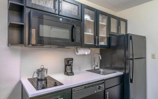 Candlewood Suites Washington-Fairfax by IHG