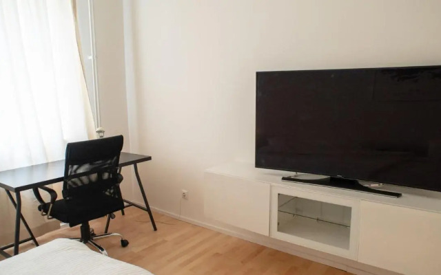 Cozy and fully equiped suite apartment at Ku'damm (80 m2)