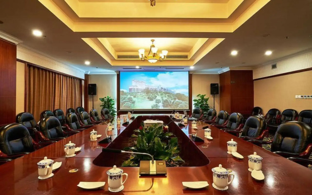 Luzhou Nanyuan Hotel