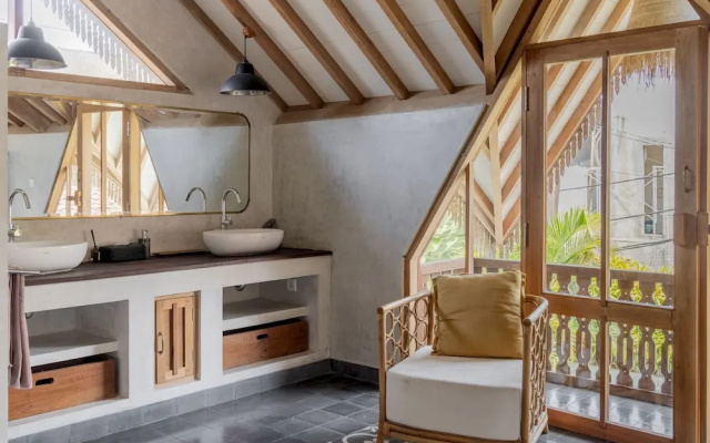 Villa Palm Jari 1 by Alfred in Bali - Architectural 2 Bedroom Pool Villa Berawa Canggu – Guest Rooms – Tibubeneng