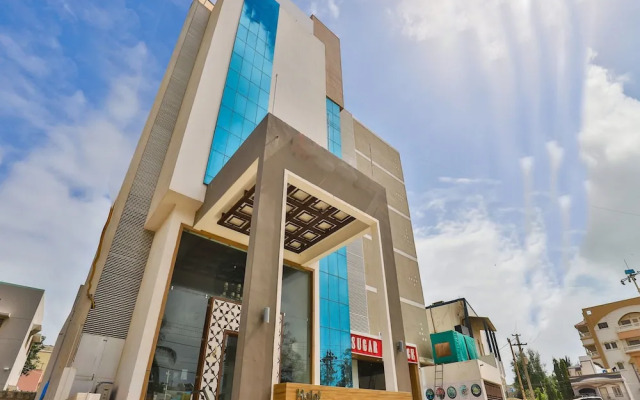 OYO 18585 Hotel Rajdhani
