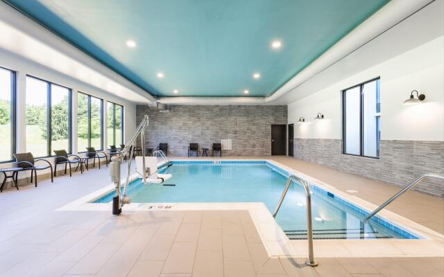 Holiday Inn Roanoke Airport – Conference CTR by IHG