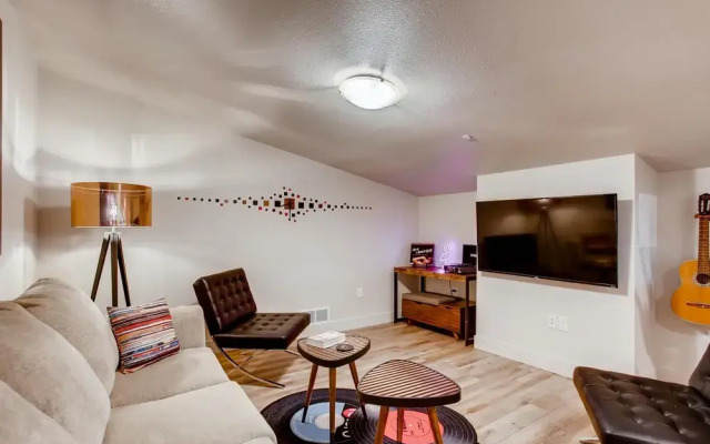 Old Town Swank - Brand New To Brewery District!