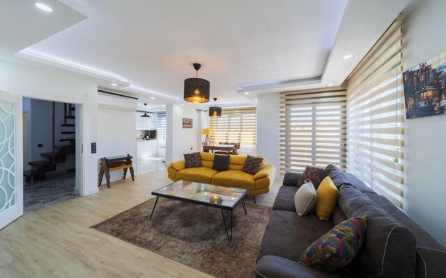 Lovely Duplex Flat Near Beach in Muratpasa
