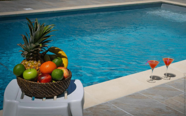 972A - Magnifique rez-de-chaussée avec piscine privative