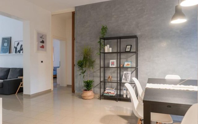 M Design Apartment In Lido