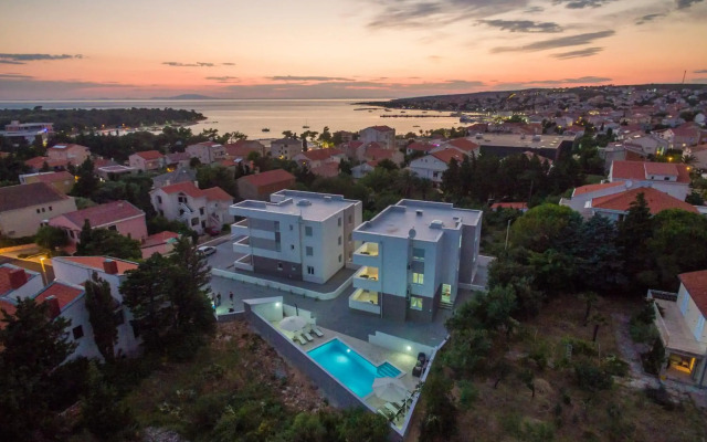 Villa Star 1 luxury apartment with a pool