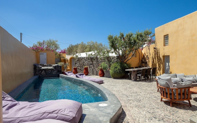 Canava House in Santorini