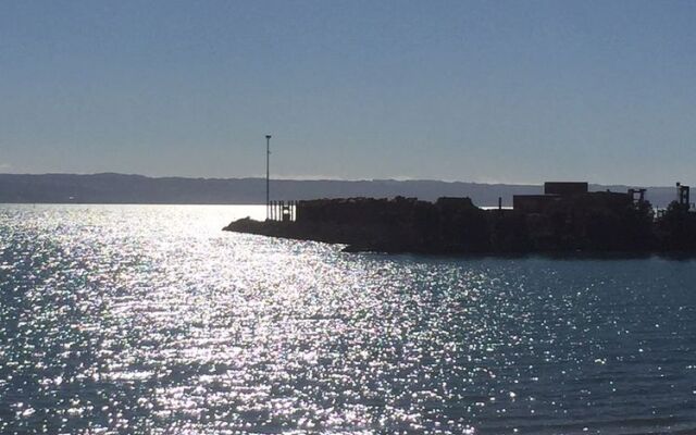 Breakwater Apartments