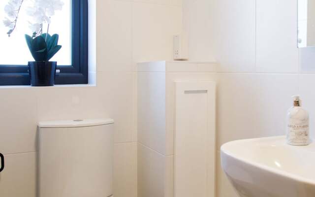 The Sea House - Ultimate Seafront Living Sunsets