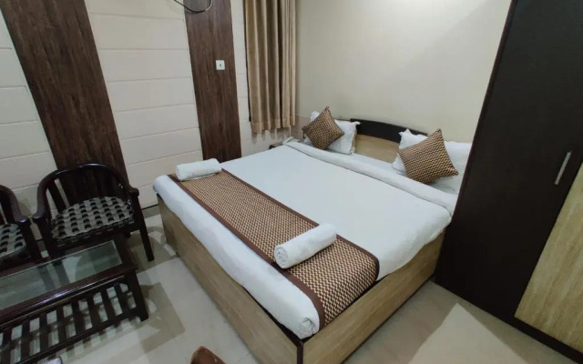 OYO 19453 Hotel Holy Basil