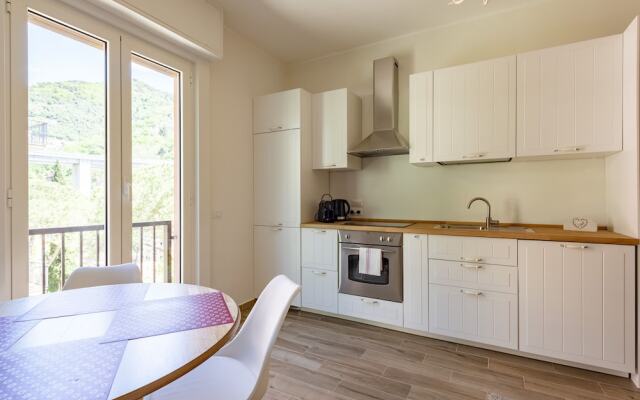 JOIVY Lele Apartment With Swimming Pool