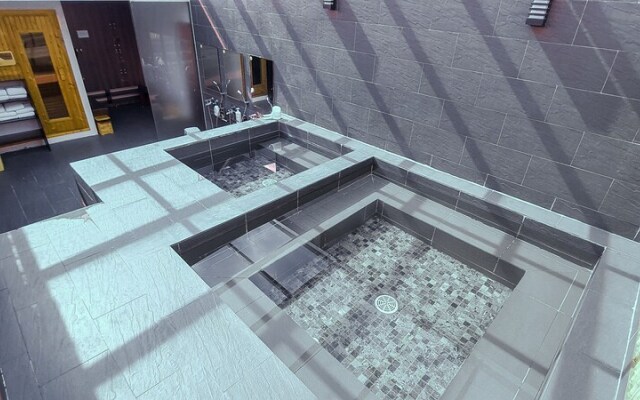 Reiwa Inn Apartment